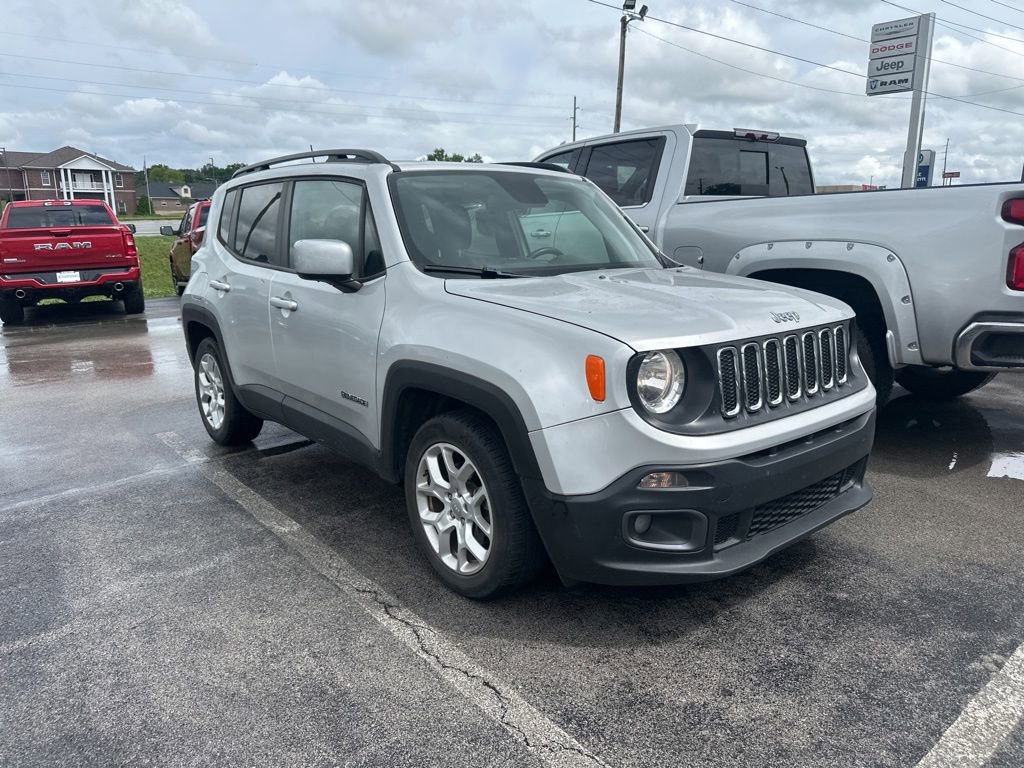 Used 2018 Jeep Renegade Latitude w/ Popular Equipment Group FWD image 2