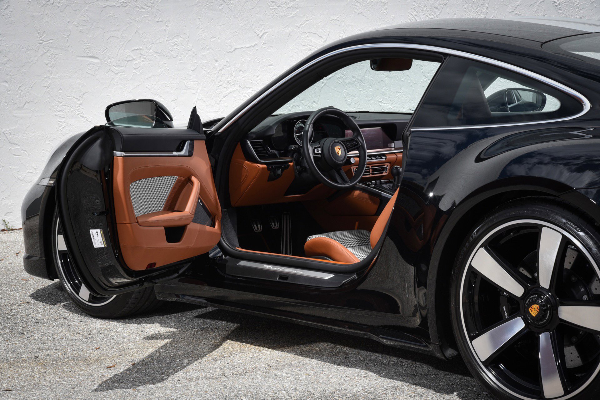 Used 2023 Porsche 911 Sport Classic RWD image 15
