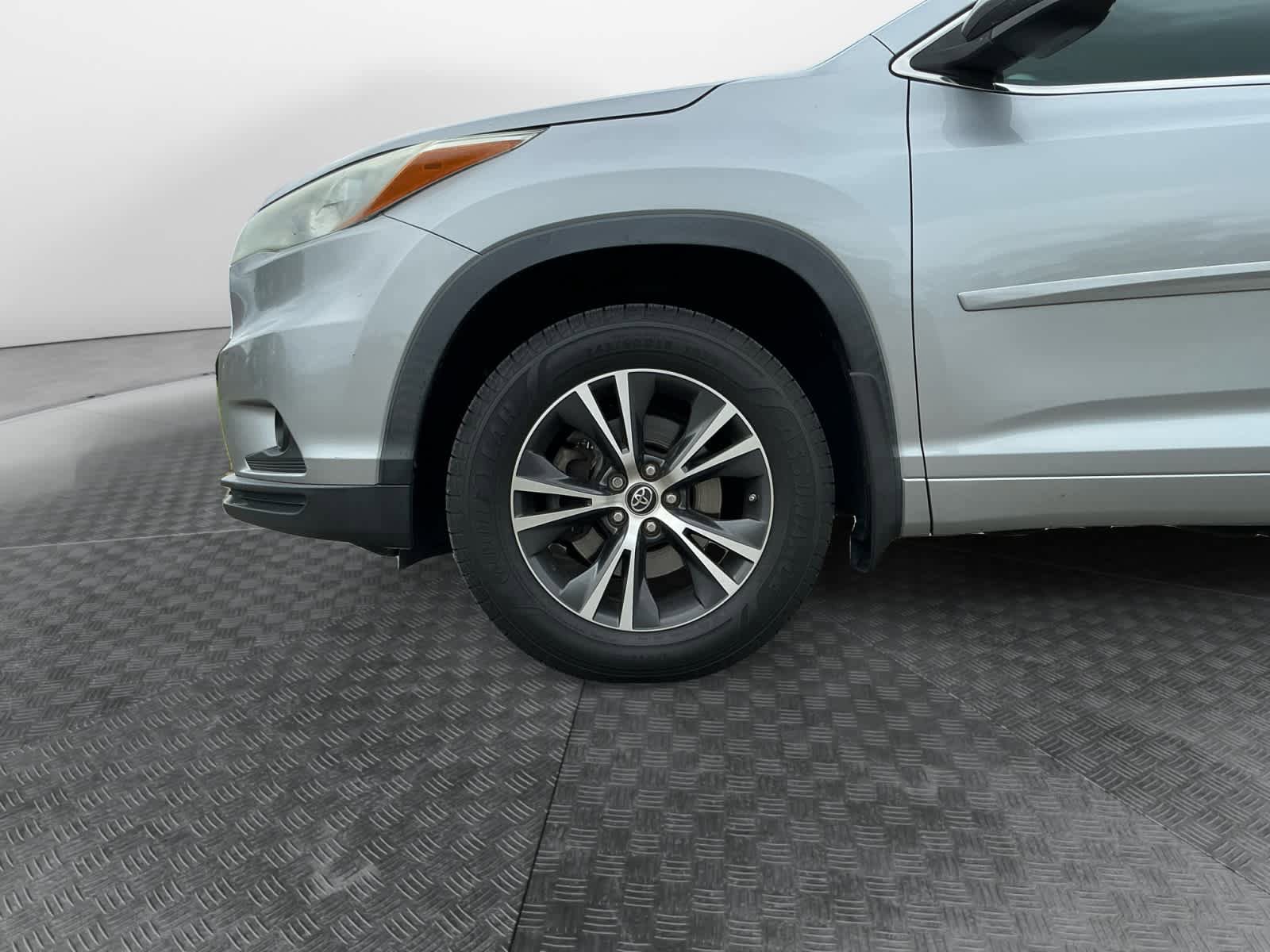 Used 2016 Toyota Highlander XLE w/ Protection Package #3 FWD image 13