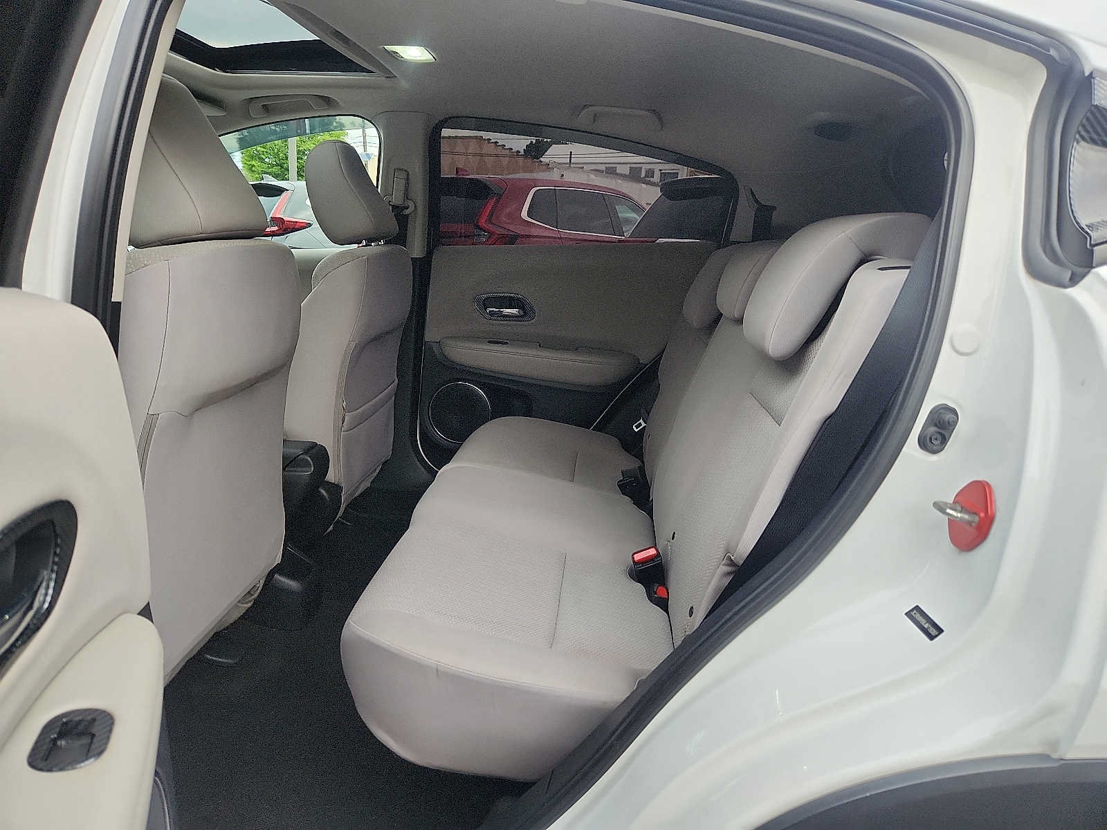 Used 2018 Honda HR-V EX image 10
