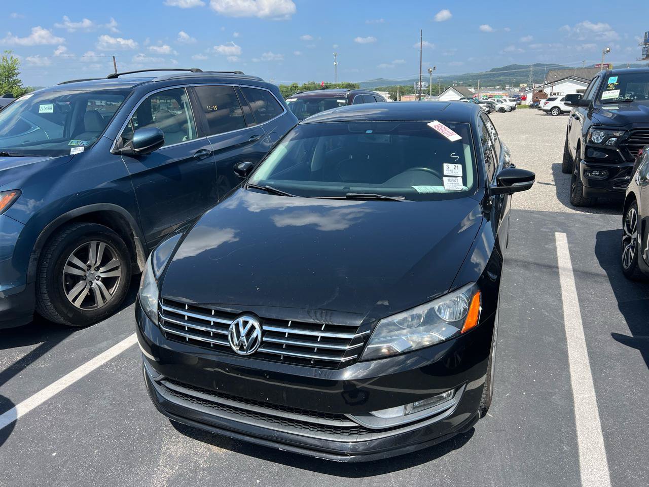 Used 2015 Volkswagen Passat 3.6 SEL Premium FWD image 2