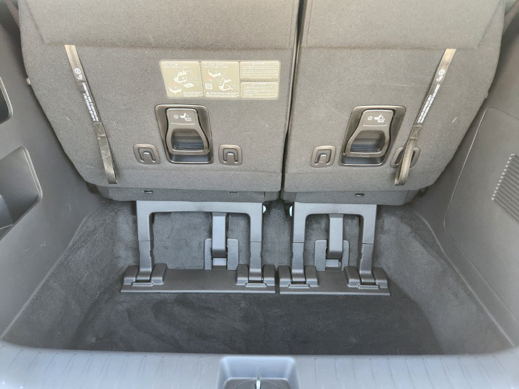New 2026 Kia Carnival FWD image 27
