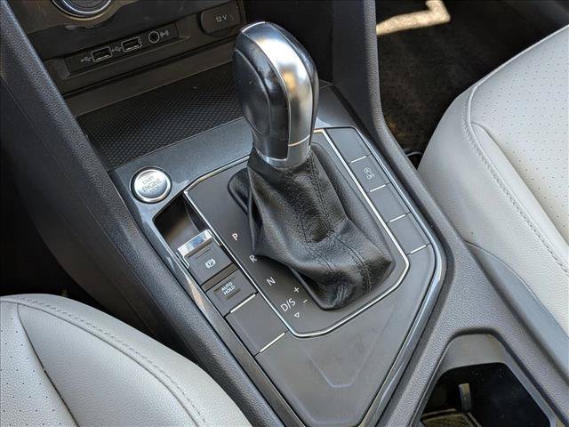 Used 2019 Volkswagen Tiguan SE w/ Panoramic Sunroof Package FWD image 12