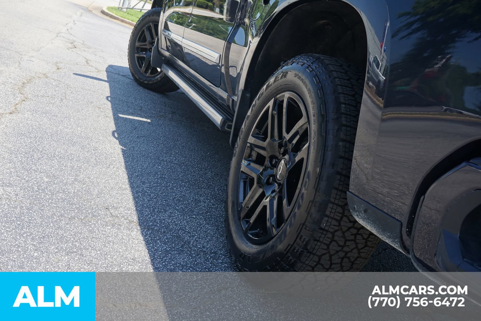 Used 2023 Chevrolet Silverado 1500 High Country w/ High Country Premium Package AWD/4WD image 13