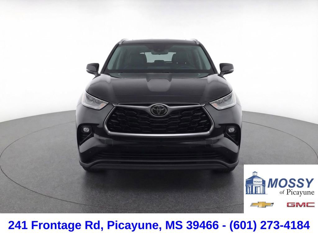 Used 2020 Toyota Highlander XLE image 6