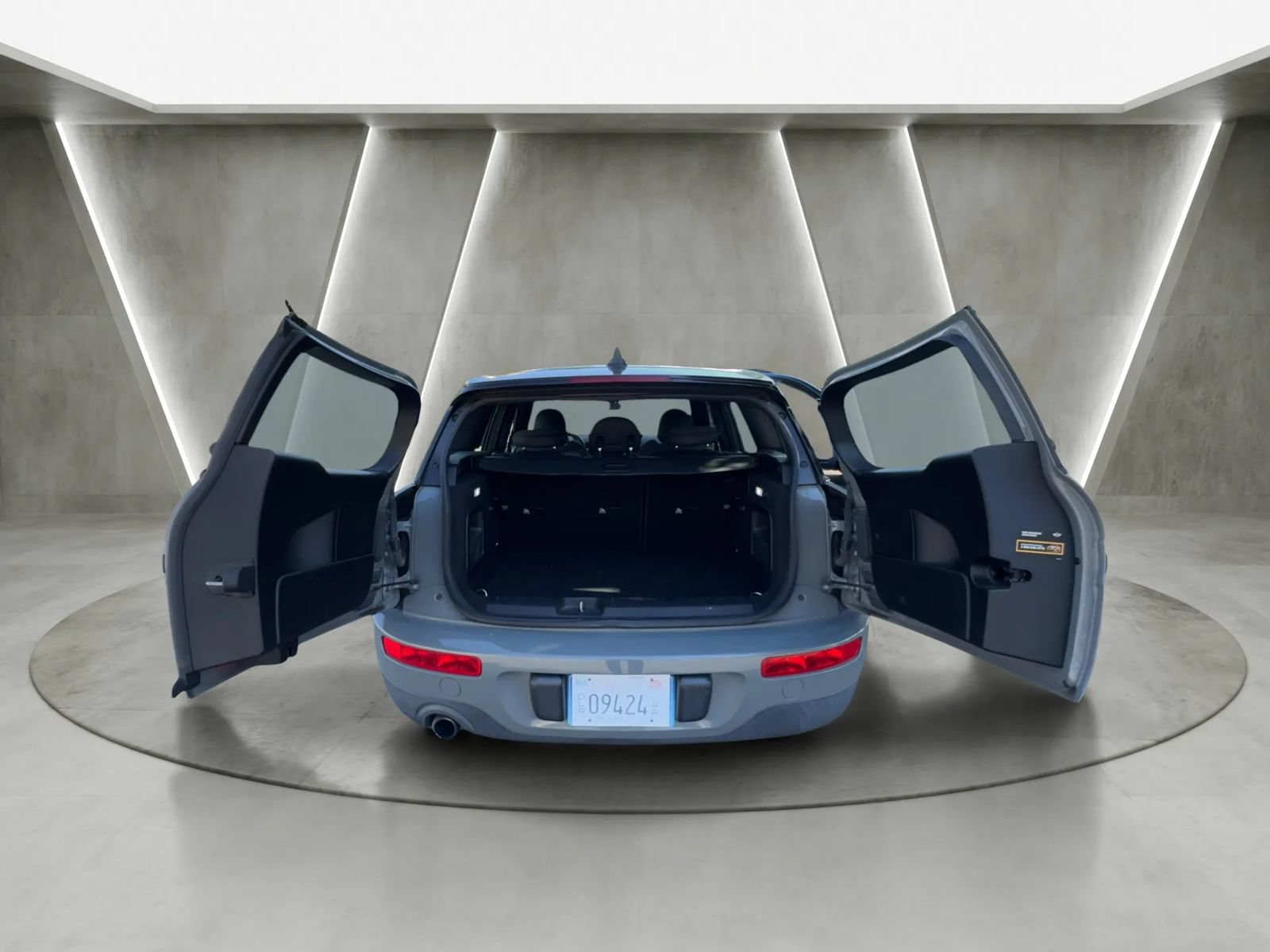 Used 2016 MINI Cooper Clubman FWD image 36