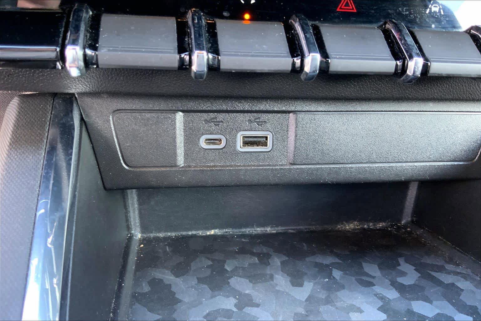 Used 2023 GMC Canyon Elevation w/ Elevation Premium Package RWD image 31