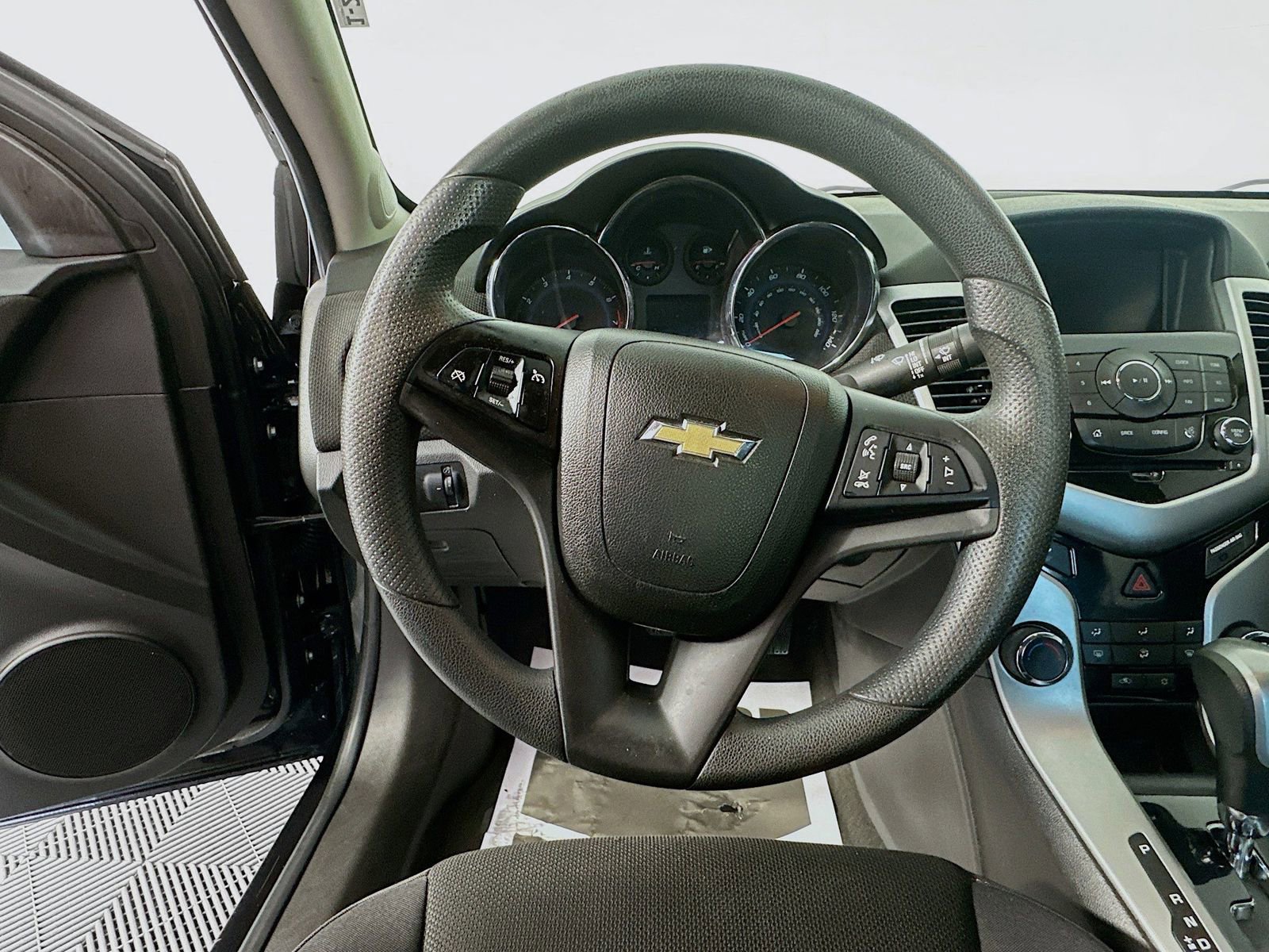 Used 2015 Chevrolet Cruze LT FWD image 11