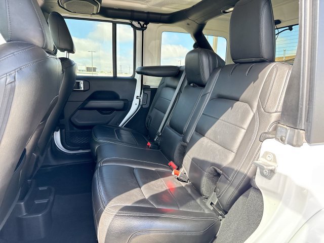 Used 2018 Jeep Wrangler Unlimited Sahara AWD/4WD image 23