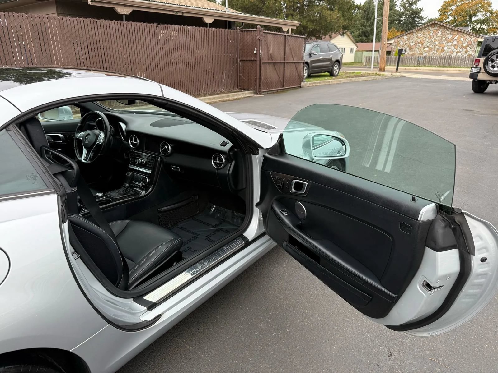 Used 2015 Mercedes-Benz SLK 250 image 14
