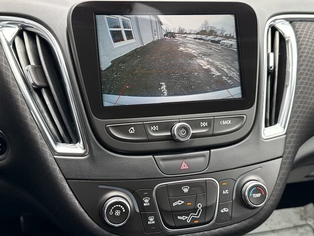 Used 2018 Chevrolet Malibu LT image 31