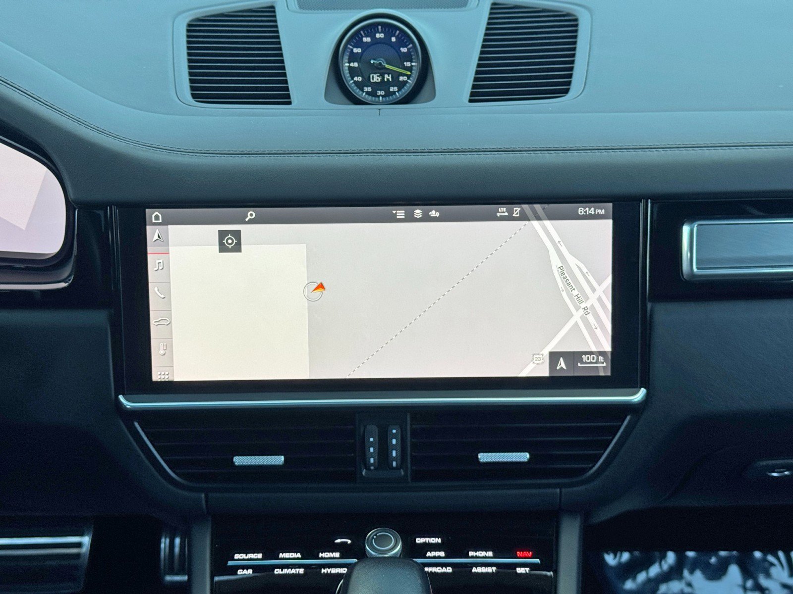 Used 2021 Porsche Cayenne Turbo S image 24