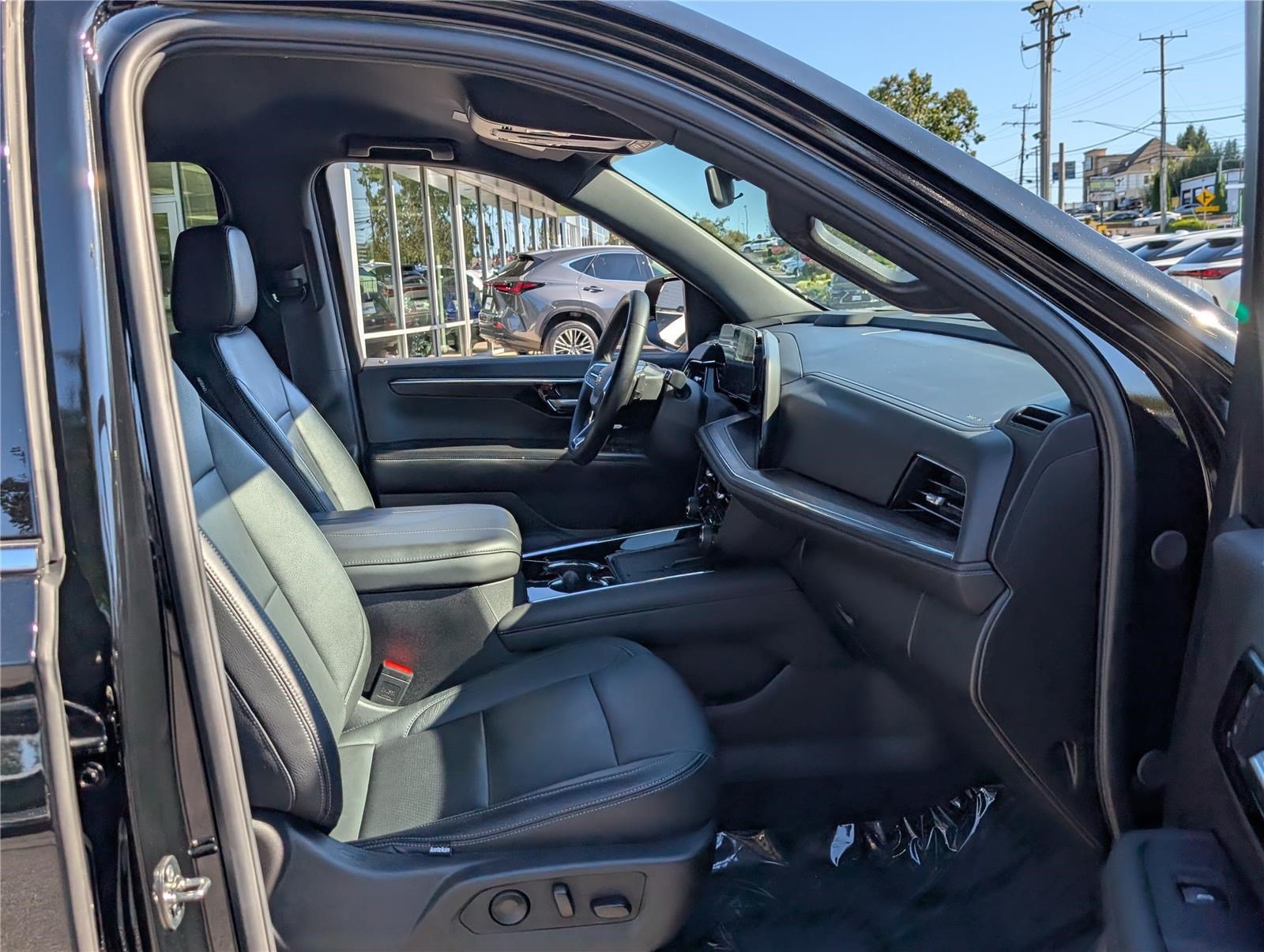 Used 2025 Chevrolet Suburban LS w/ LPO, Dark Essentials Package RWD image 10