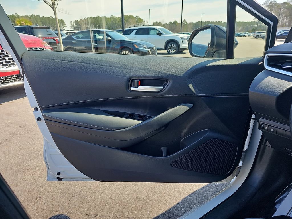 Used 2021 Toyota Corolla SE image 30