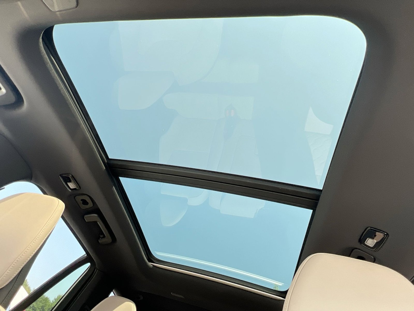 New 2026 Volvo XC90 B6 Plus w/ Protection Package Premier image 10