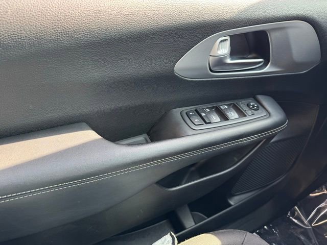 Used 2020 Chrysler Pacifica Touring w/ S Appearance Package image 27