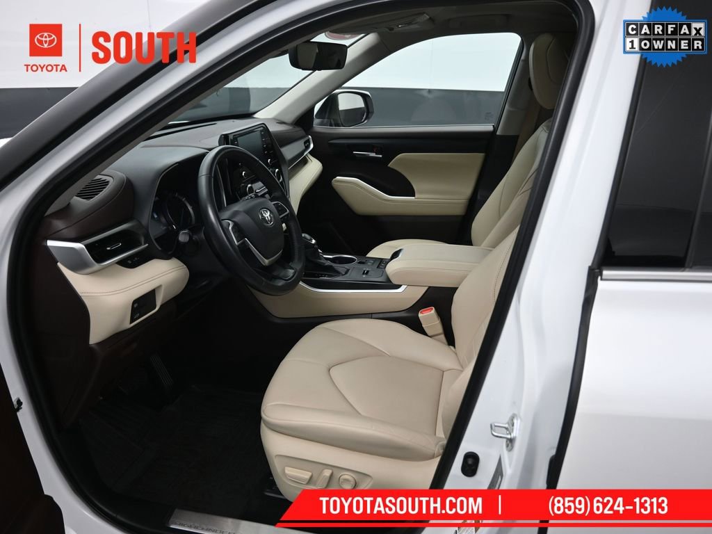 Used 2022 Toyota Highlander XLE image 9