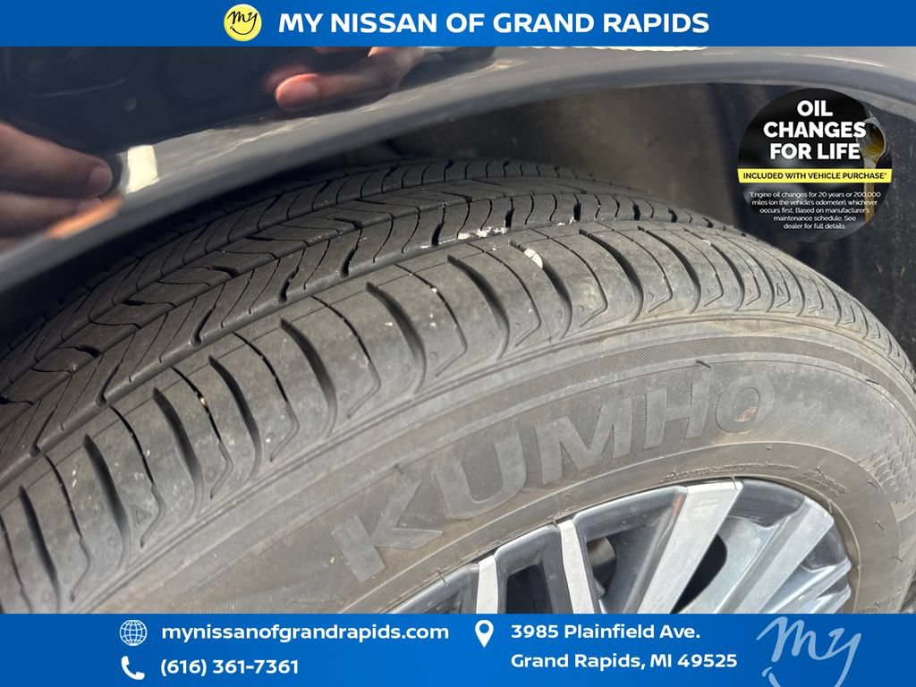 Used 2025 Nissan Altima 2.5 SV FWD image 35