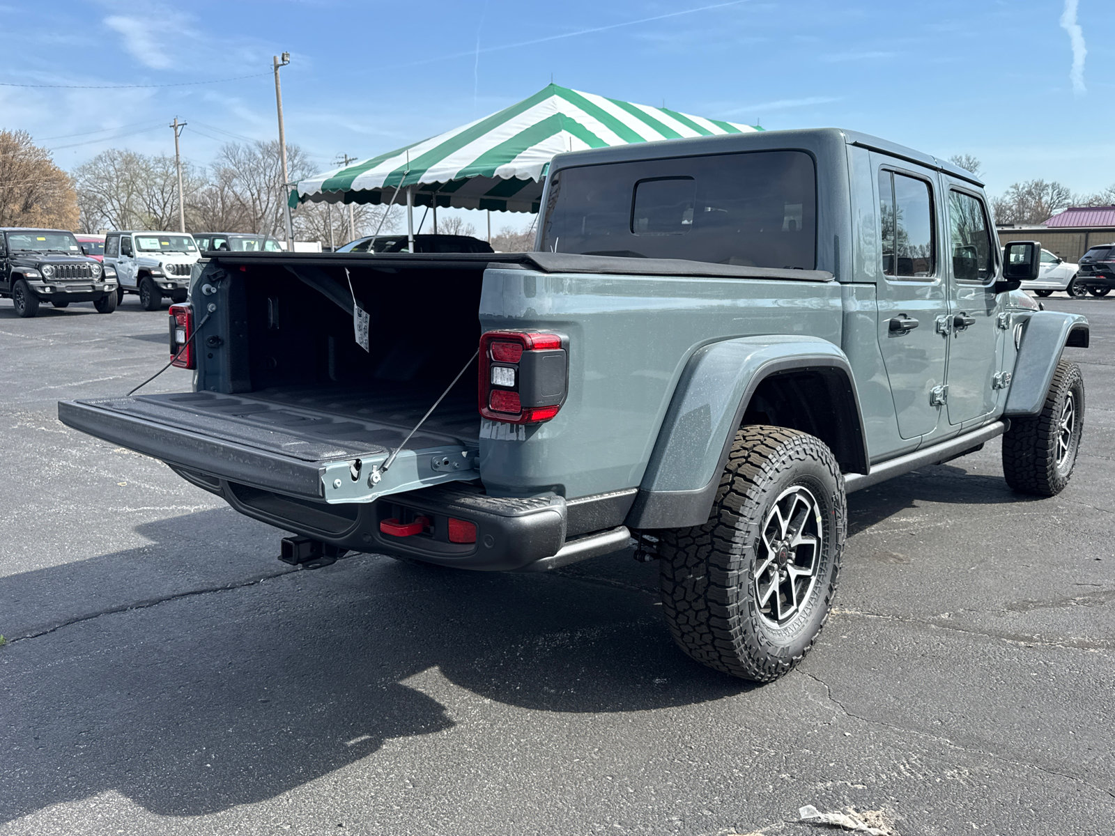 New 2026 Jeep Gladiator Rubicon AWD/4WD image 18