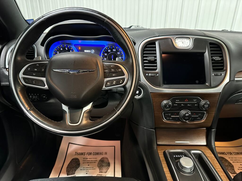 Used 2017 Chrysler 300 C Platinum w/ Safetytec Plus Group image 9