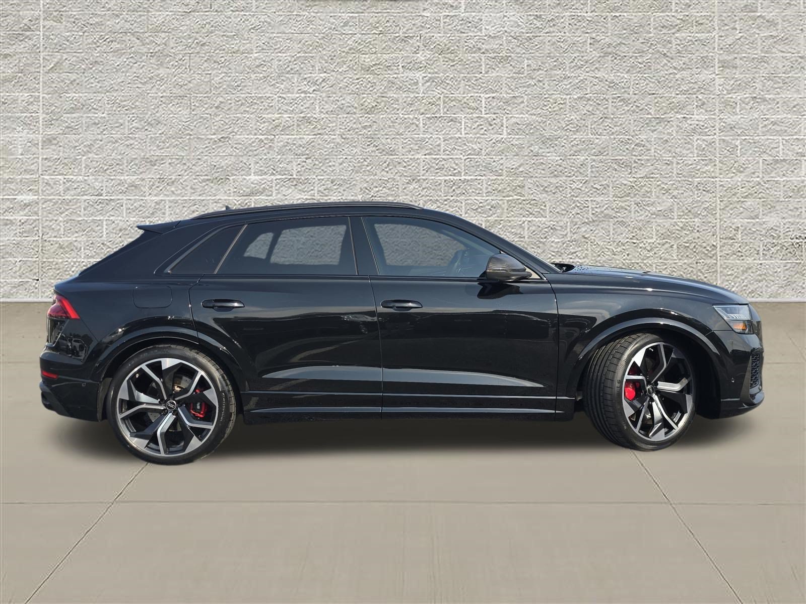 Certified 2024 Audi RS Q8 w/ Black Optic Package AWD/4WD image 8