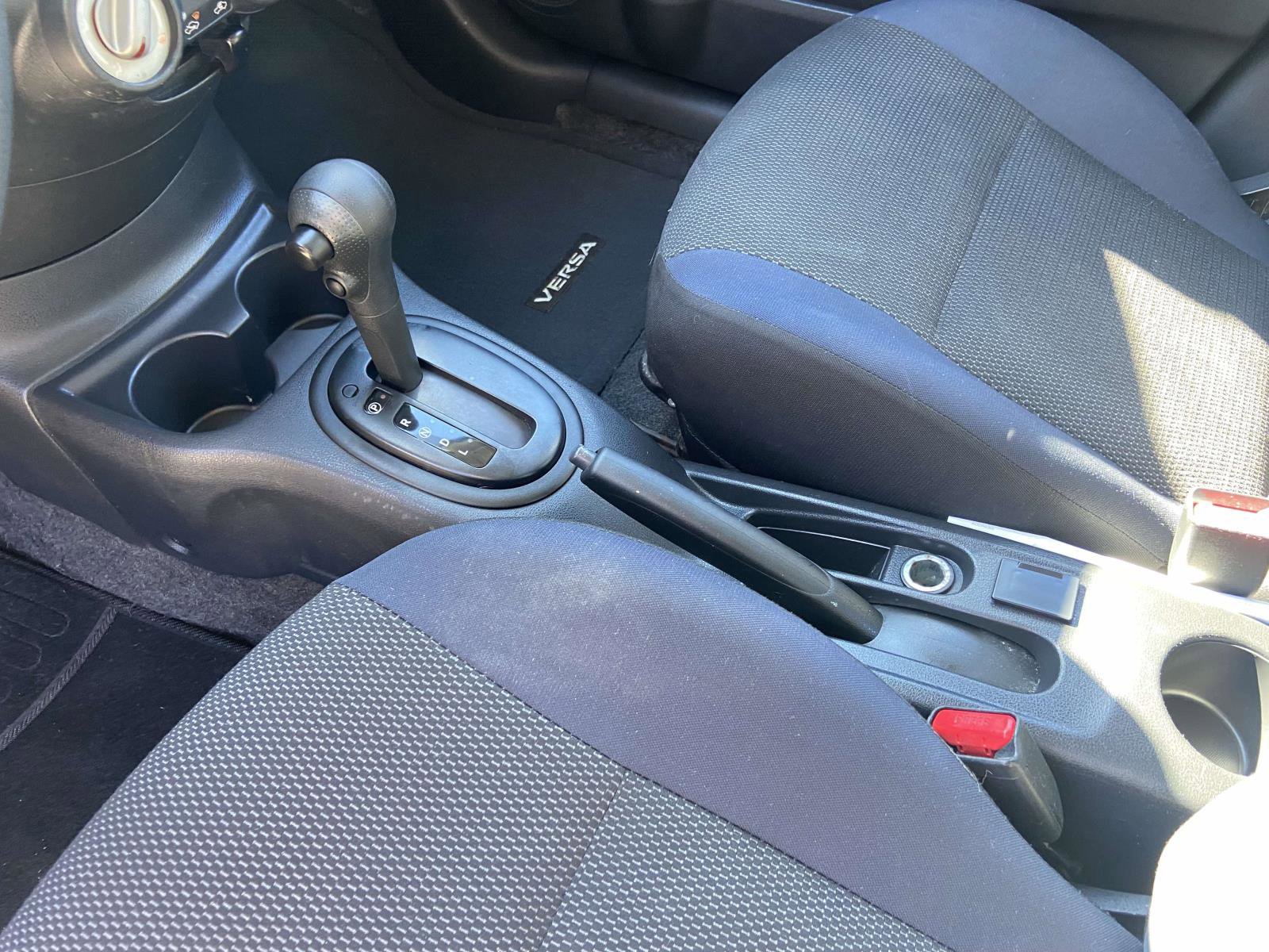 Used 2012 Nissan Versa SV w/ Convenience Pkg image 14