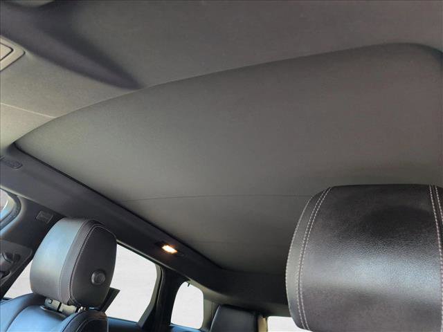 Used 2018 Land Rover Range Rover Evoque SE Premium image 16