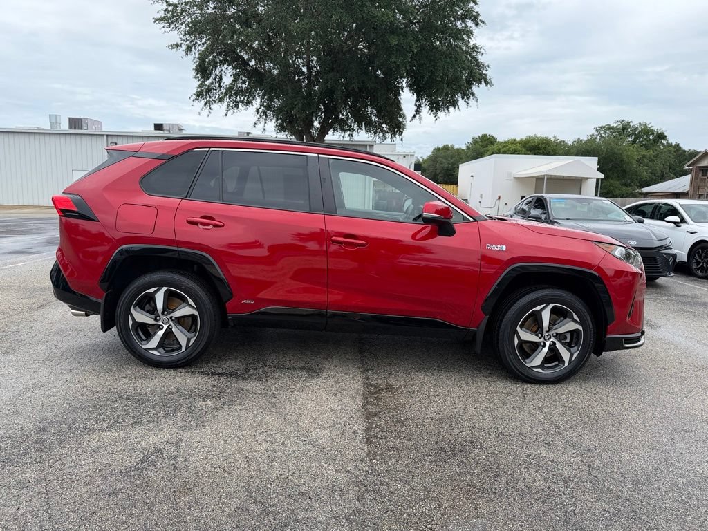 Used 2021 Toyota RAV4 SE w/ Weather & Moonroof Package AWD/4WD image 10