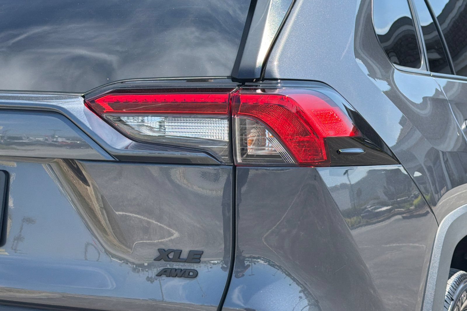 Used 2025 Toyota RAV4 XLE Premium w/ Weather Package AWD/4WD image 39