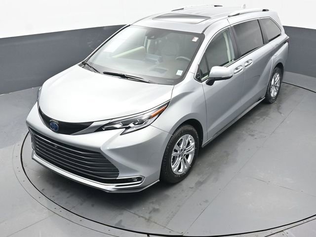 Certified 2023 Toyota Sienna Platinum image 46