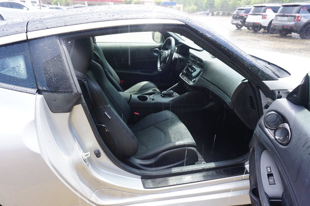 Used 2025 Nissan Z Performance w/ Floor Mat Package RWD image 13