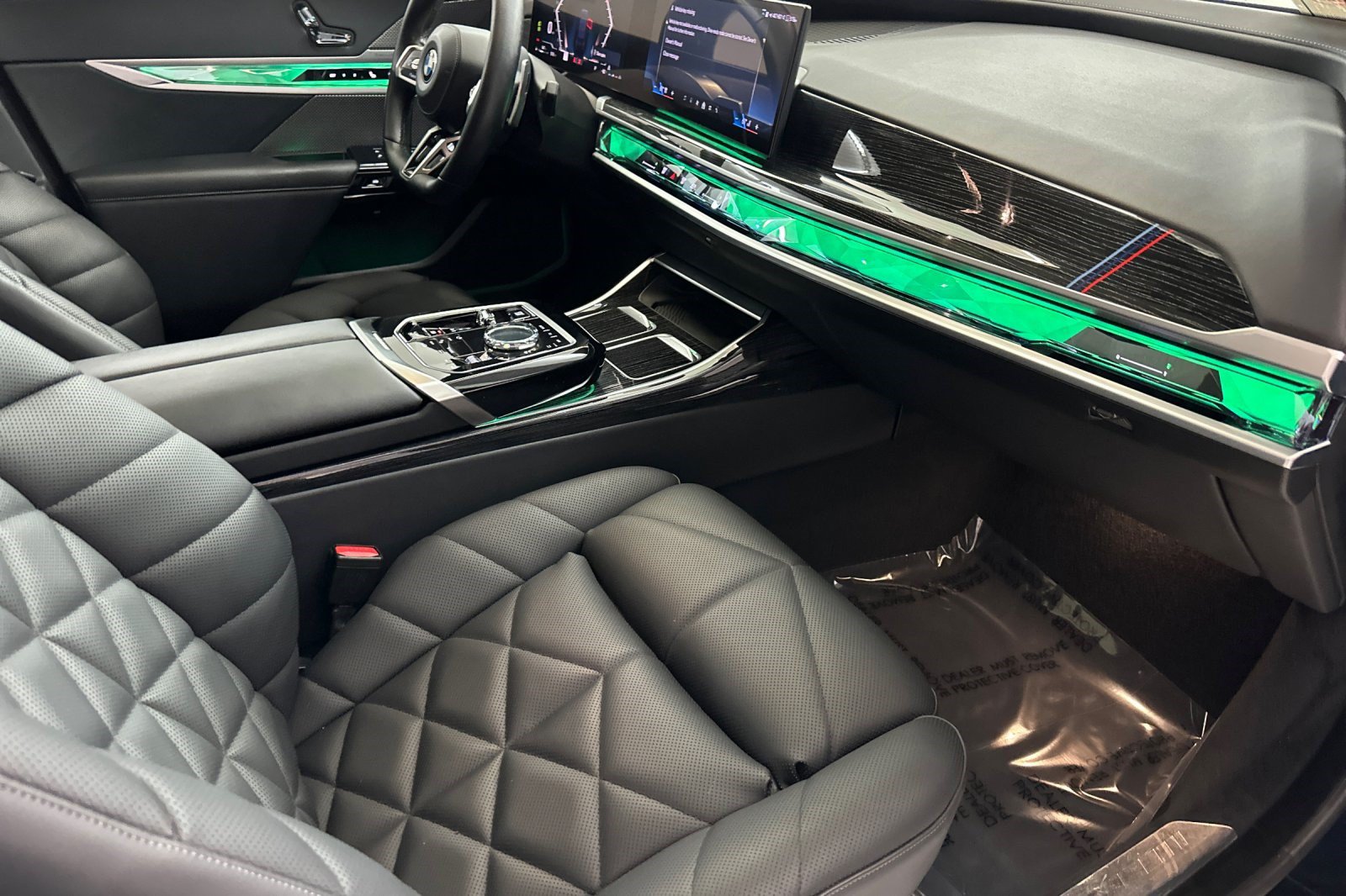 Certified 2023 BMW 740i RWD image 33