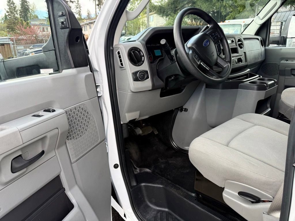 Used 2022 Ford E-450 and Econoline 450 Super Duty w/ Power Windows & Locks Group RWD image 24