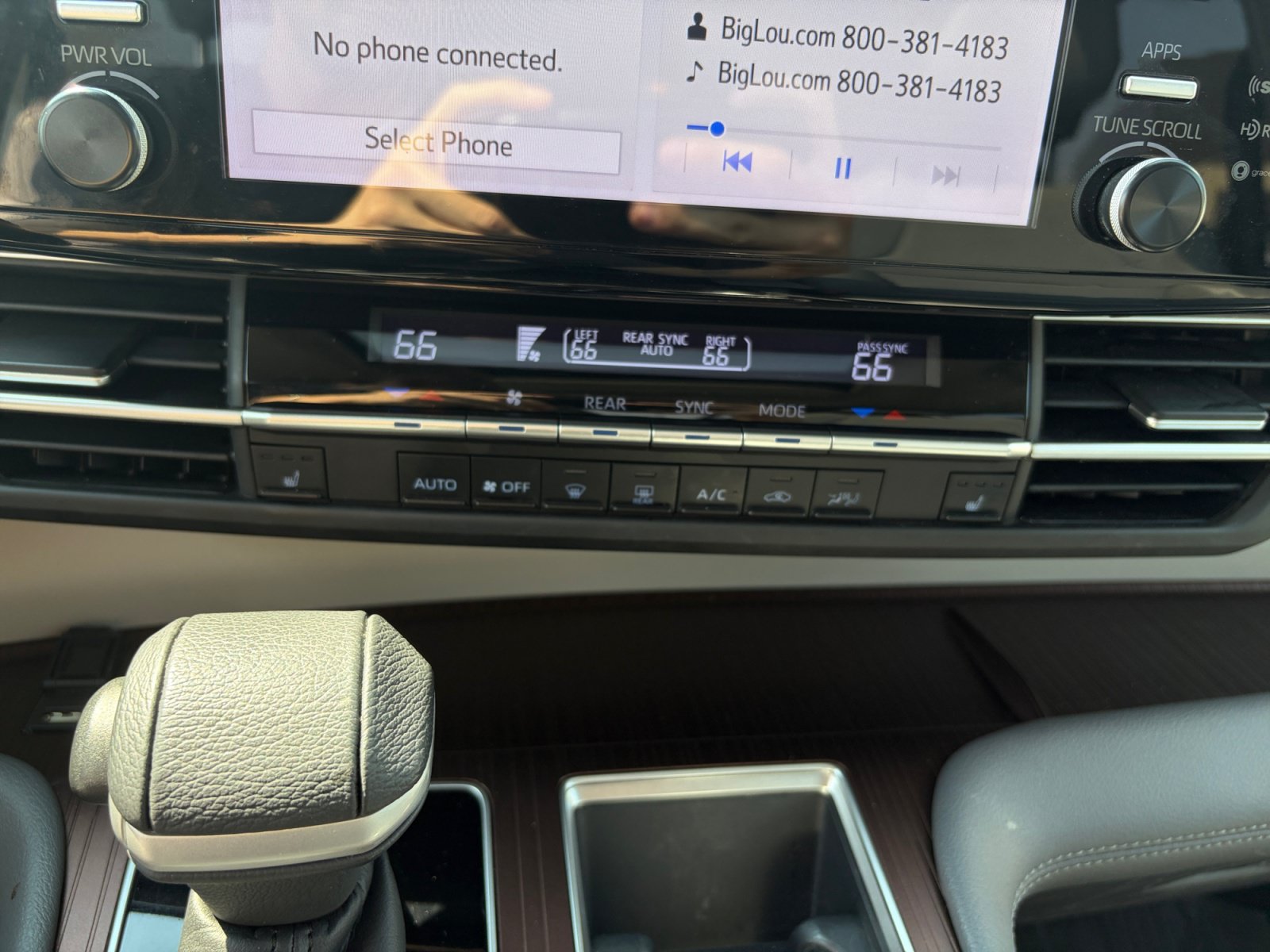 Used 2022 Toyota Sienna XLE FWD image 29