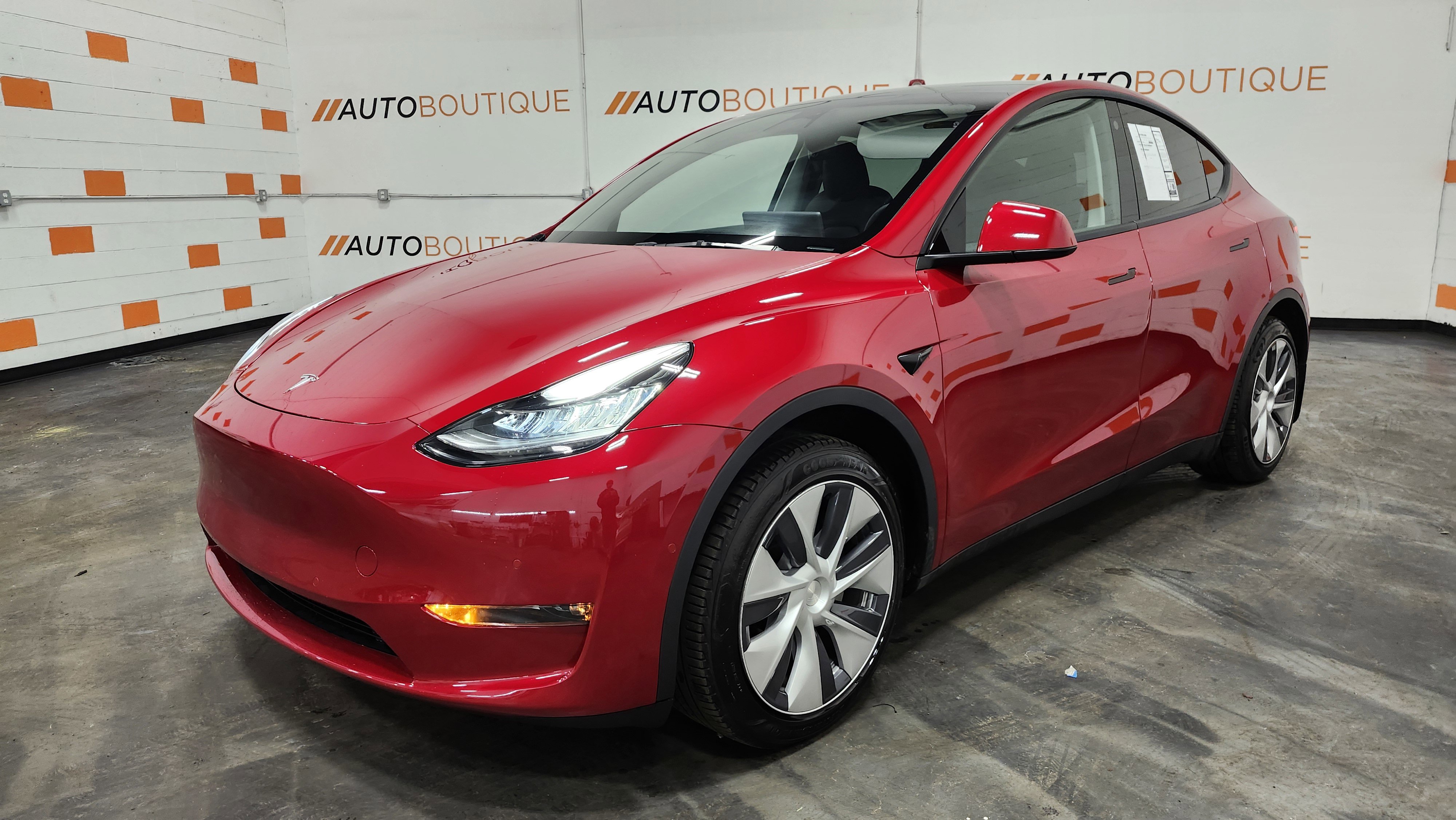 Used 2023 Tesla Model Y Long Range image 12