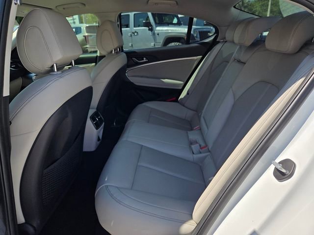 Used 2021 Genesis G70 2.0T image 13