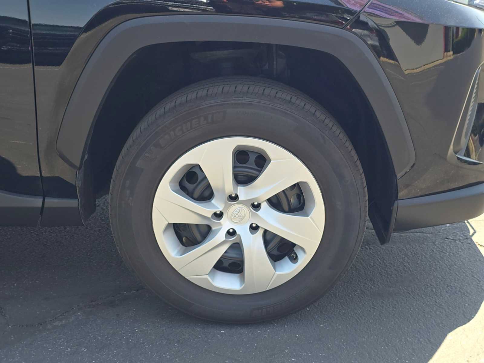 Used 2025 Toyota RAV4 LE FWD image 9