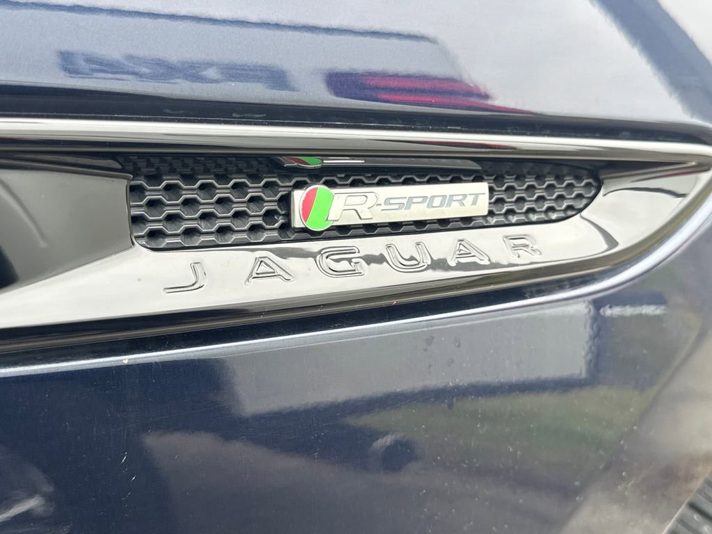 Used 2019 Jaguar F-PACE R-Sport AWD/4WD image 5