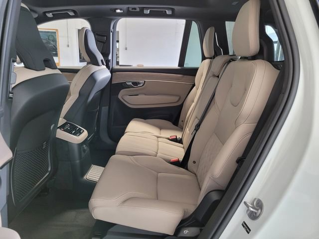 New 2026 Volvo XC90 T8 Plus w/ Protection Package Premier AWD/4WD image 14