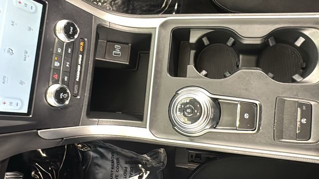 Used 2024 Ford Edge SE image 29