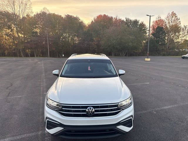 Used 2023 Volkswagen Tiguan SE AWD/4WD image 8