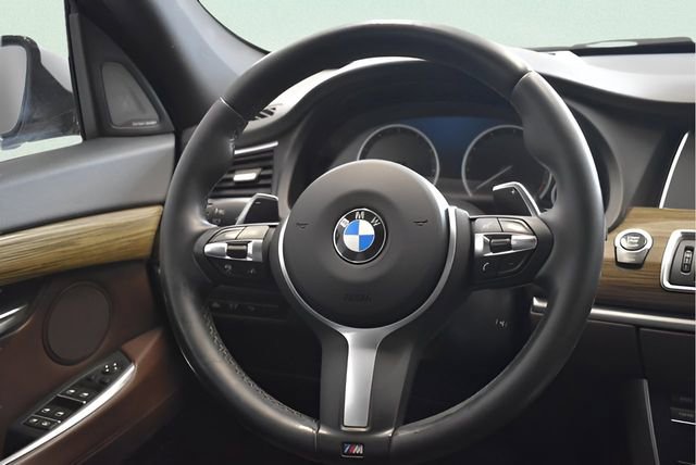 Used 2017 BMW 550i Gran Turismo xDrive image 24