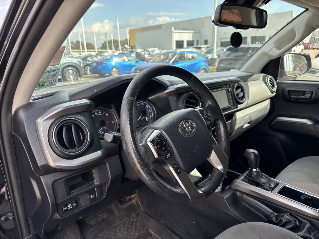 Used 2018 Toyota Tacoma SR5 image 28