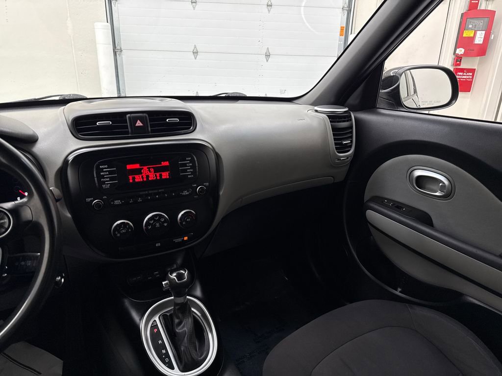 Used 2016 Kia Soul FWD image 15