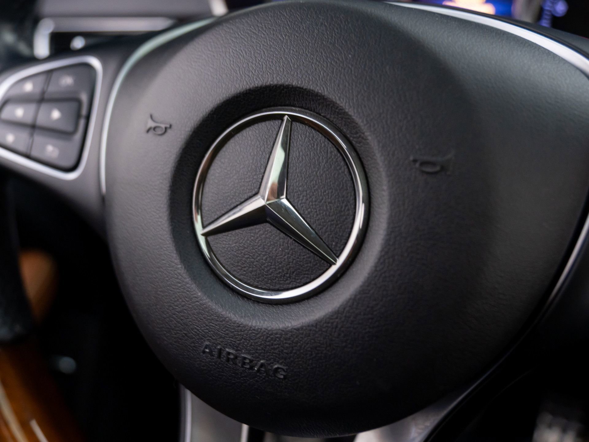 Used 2017 Mercedes-Benz GLE 400 4MATIC image 25