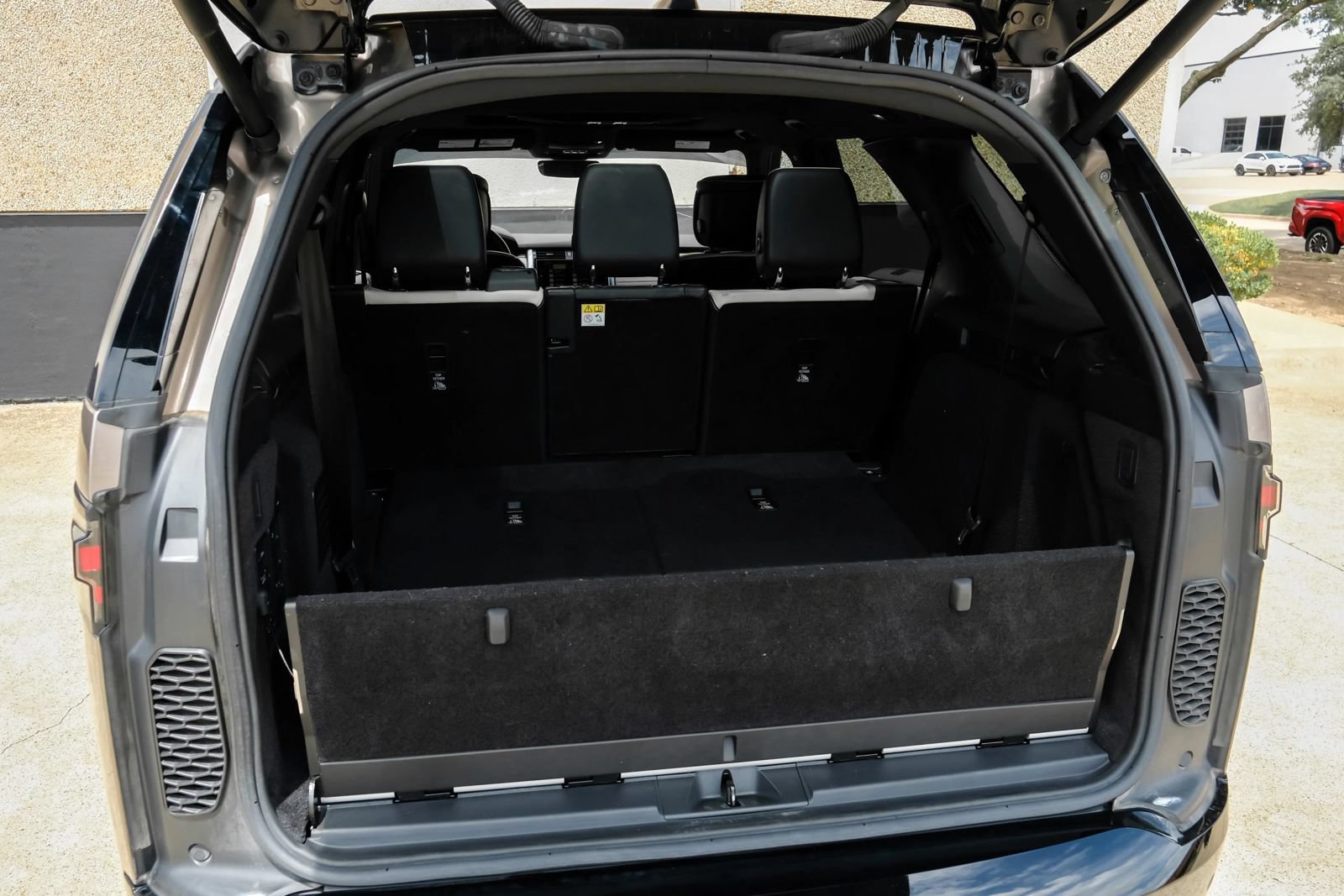 Used 2021 Land Rover Discovery HSE R-Dynamic AWD/4WD image 62