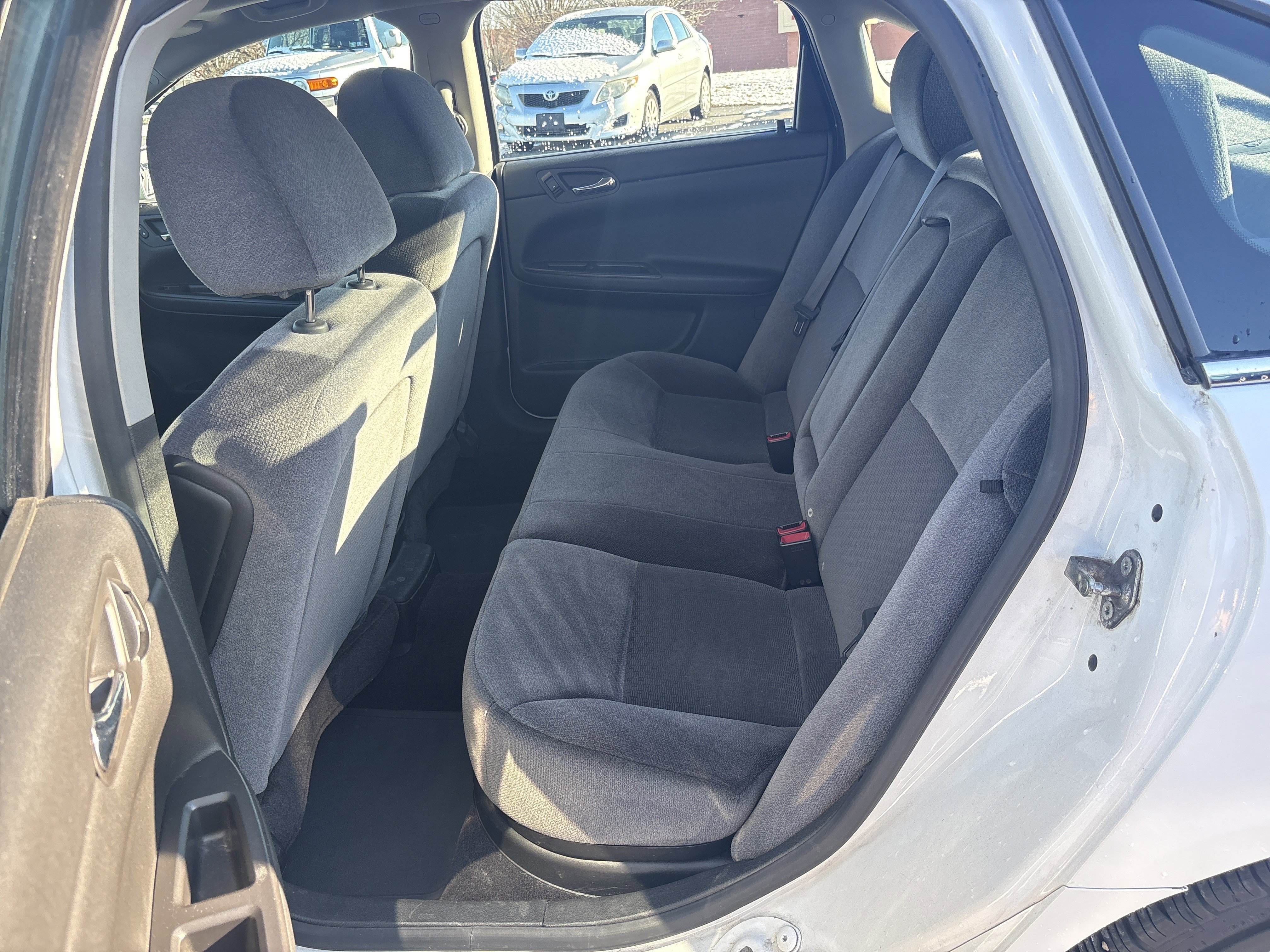 Used 2015 Chevrolet Impala LT w/ LT Sunroof Package image 12