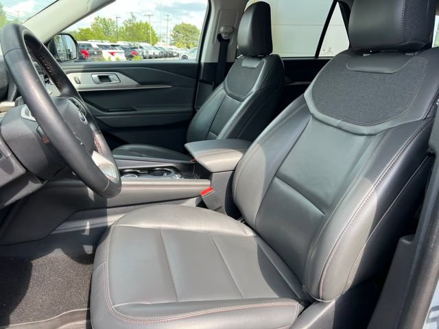 Used 2025 Ford Explorer Active w/ Active Comfort Package AWD/4WD image 23