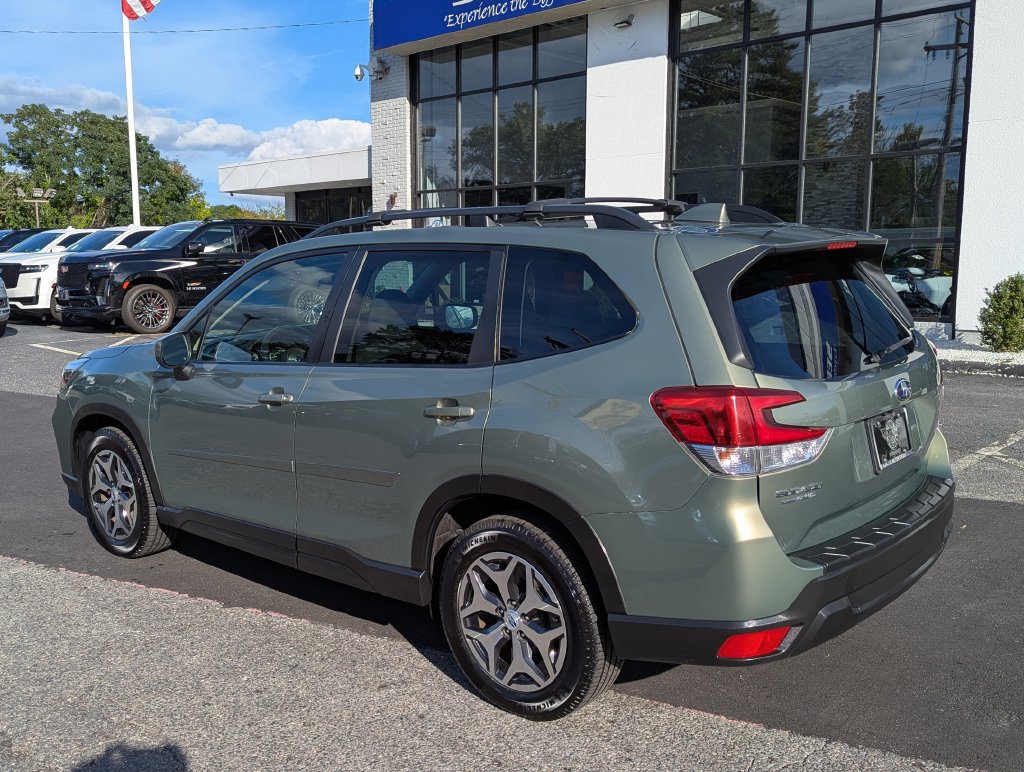 Used 2021 Subaru Forester Premium AWD/4WD image 10
