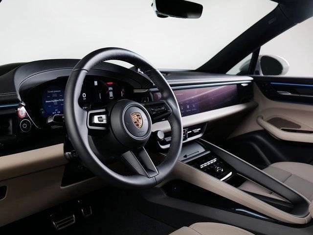New 2026 Porsche Macan 4S Electric AWD/4WD image 4